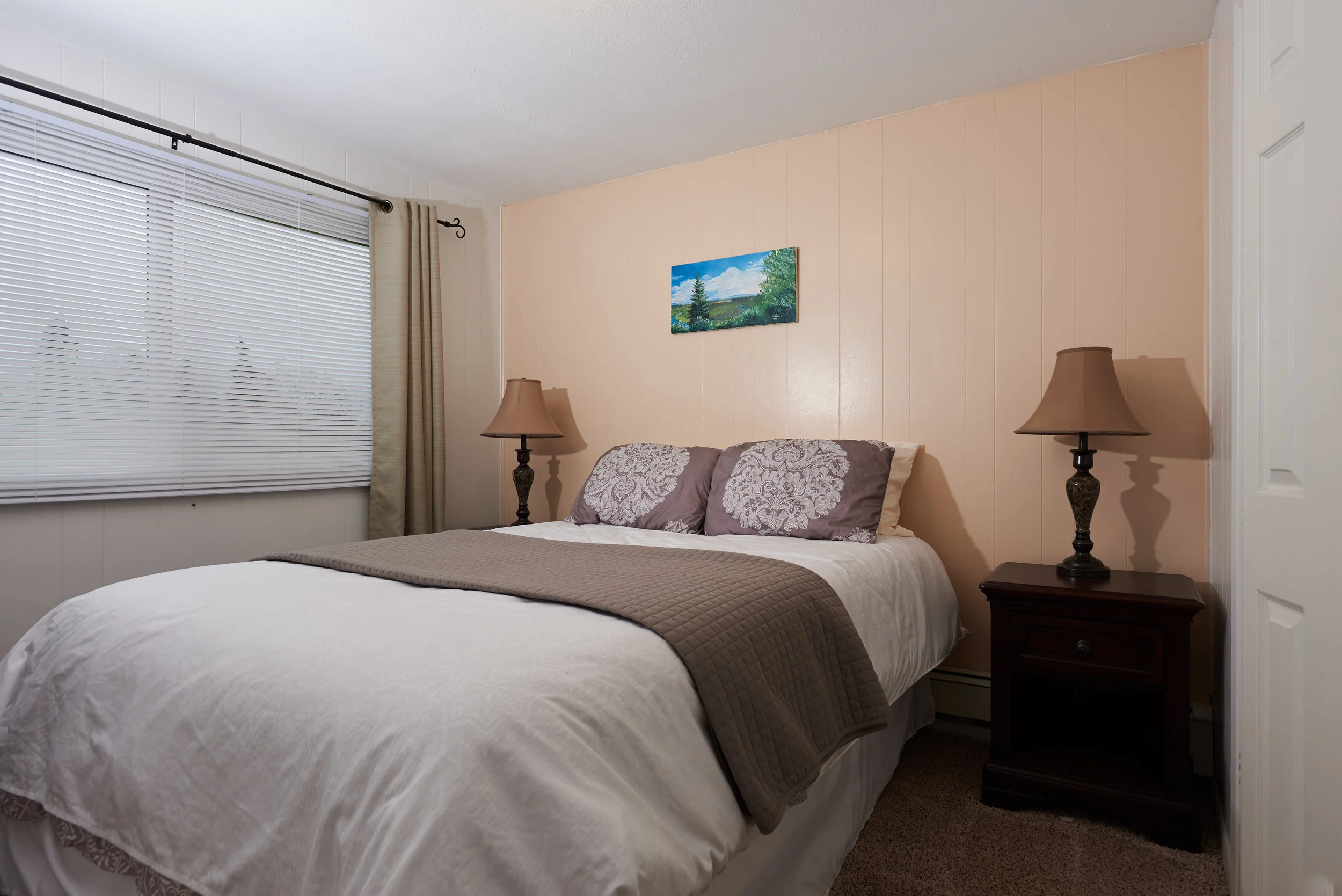 Cottonwood Suites — King Salmon Suites