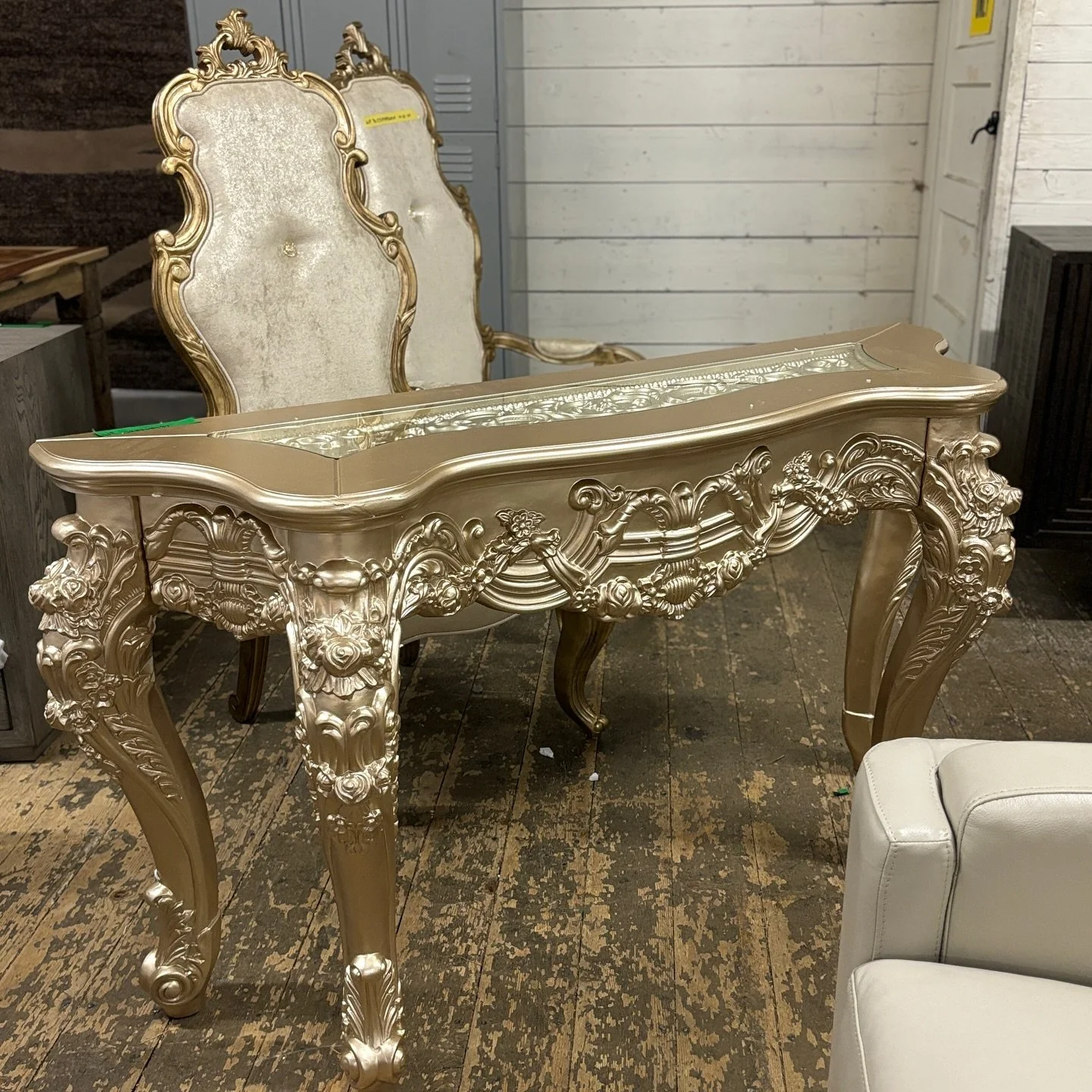 Looky, looky 👀 Something special for tomorrow&rsquo;s Saturday Night Live Auction.  Registration opens at 5:30 PM and the auction starts at 6:30 PM. We hope to see you here!!