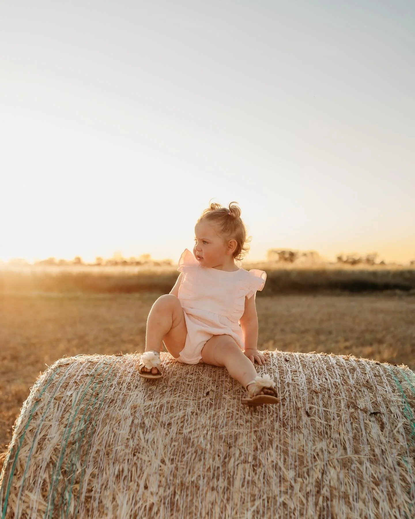 Part 2  Sunsets over hay bales and fields ready to be harvested.  What a special place to grow up✨
All locations stretched across their extended families property, where cousins live next door (although next door is still a drive away). 
Thanks again