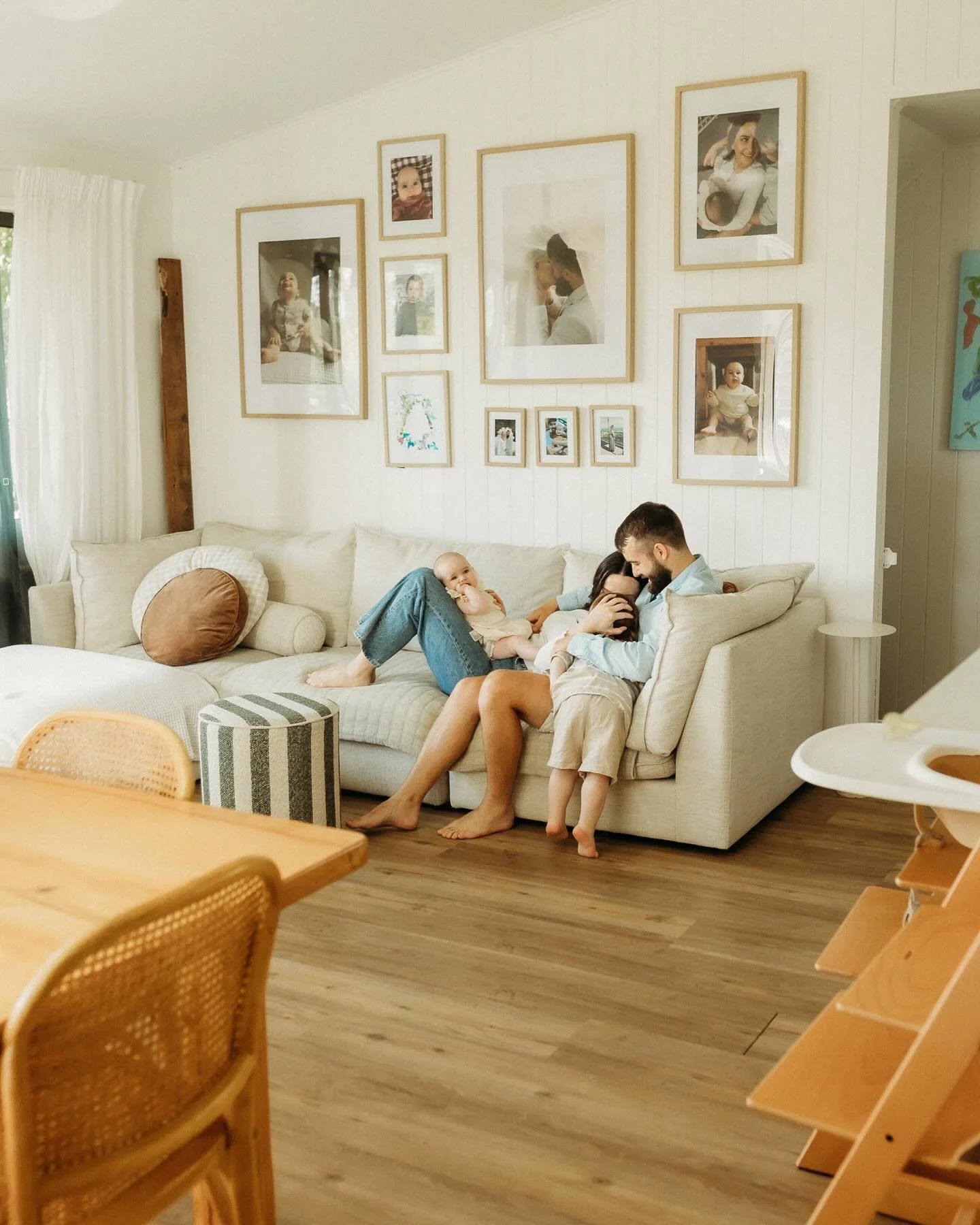 A morning with this sweet fam.🌻
kids love to take the lead in their home and I love to follow, capturing their little corner of the world. Thanks for having me again capture your story @rubyameliaquinn xx
