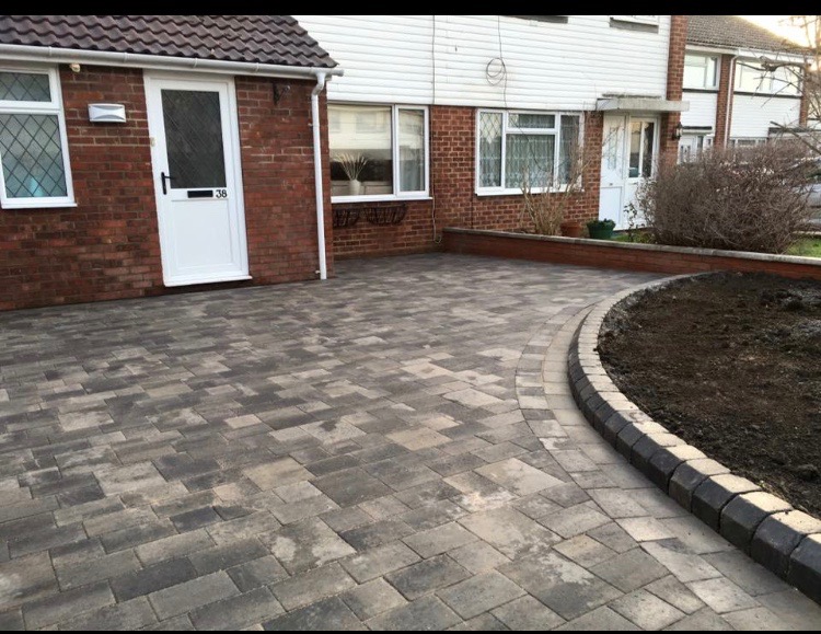 Brett Beta paving in silver haze