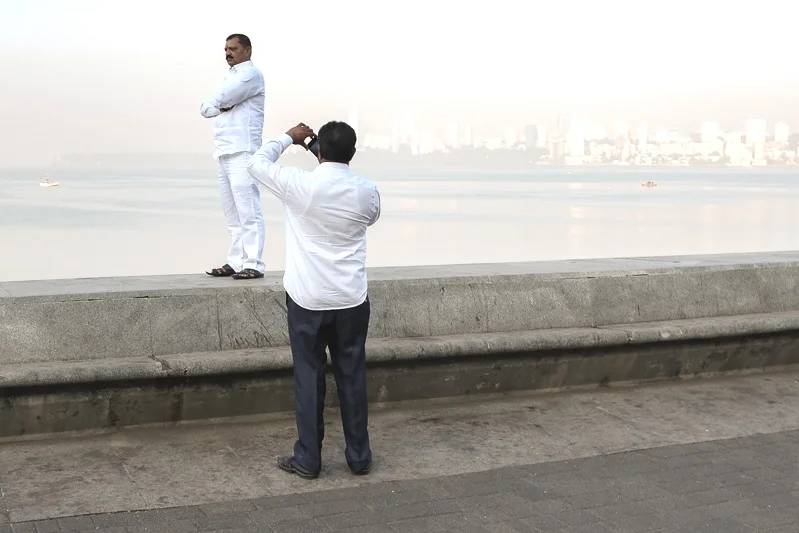Indians are not camera-shy. In fact, they are constantly photographing and filming each other and themselves. It even happened that they would ask me to take a photo of them - with my camera.