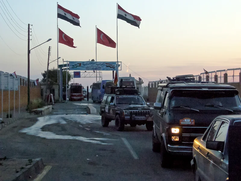 Im Morgengrauen dann: Ankunft in Syrien.