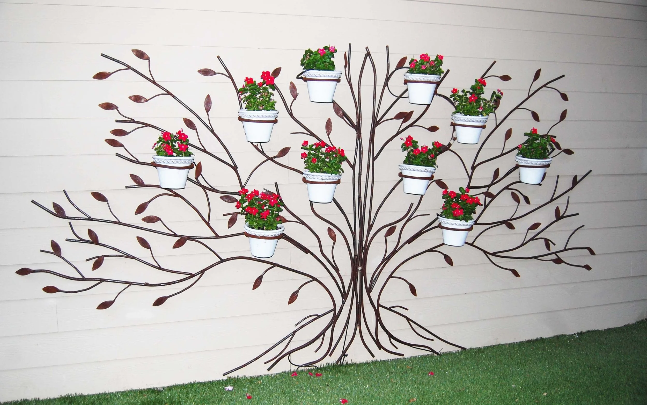 The Dorinda Tree Planter