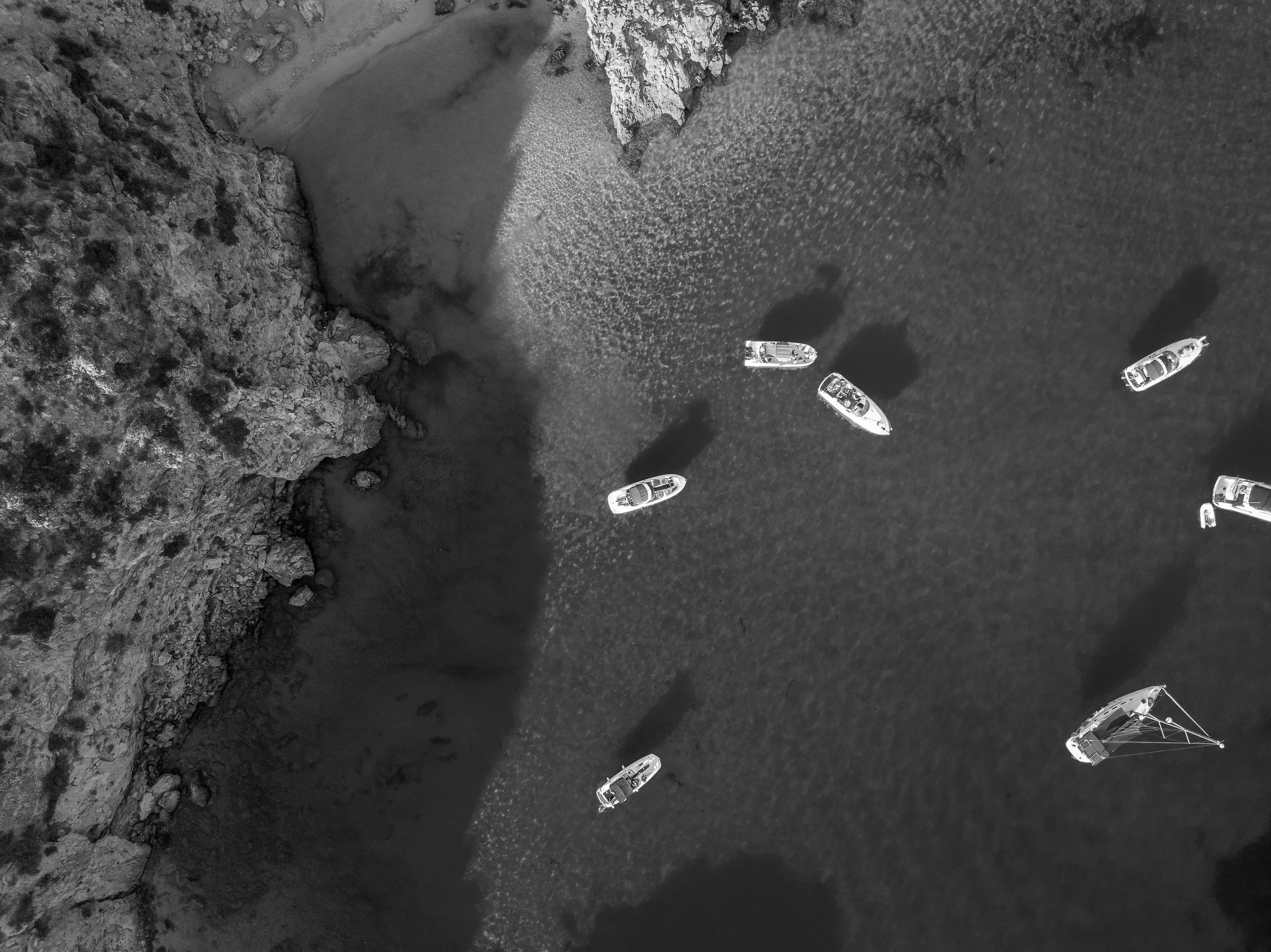 Ibizia_Boat7_bw.jpg
