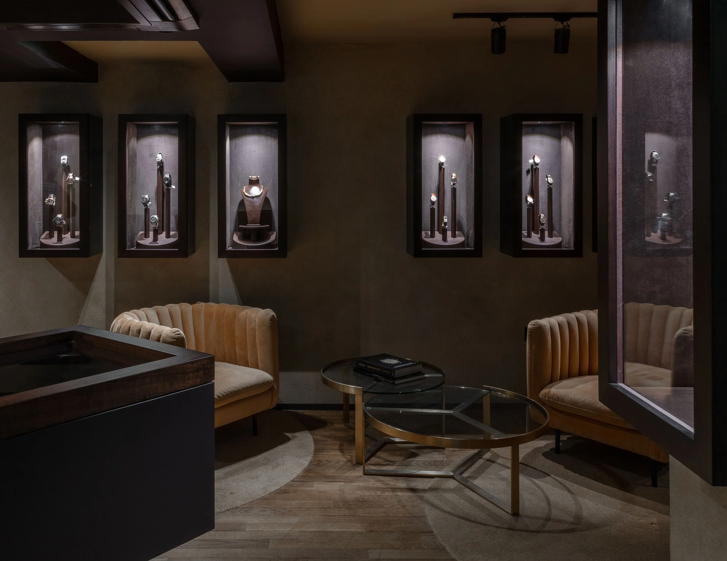 Theodore's Collection - LQ-33 © Nicholas Worley.jpg