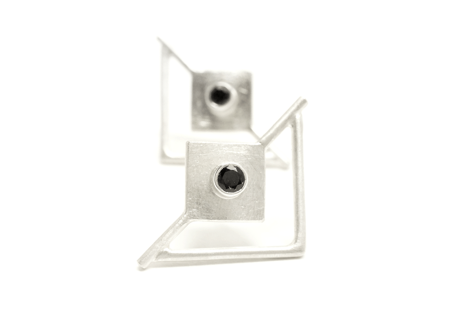 NEUTRAL 25° Earring