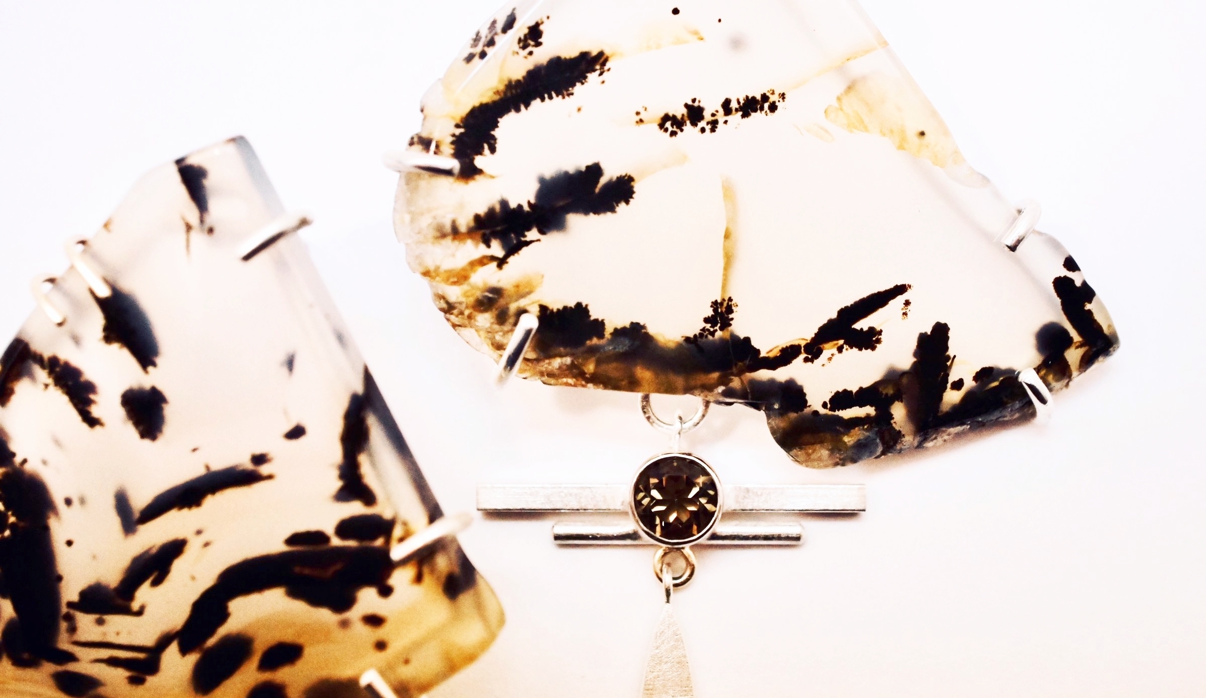 NEUTRAL 57° earring