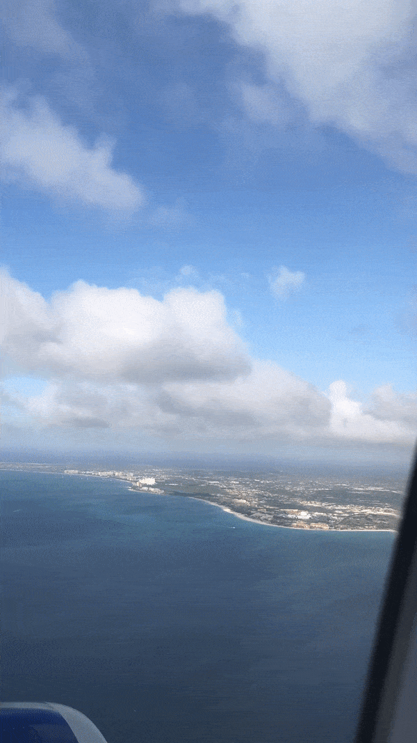 A time lapse from the plane as it descended towards Aruba.