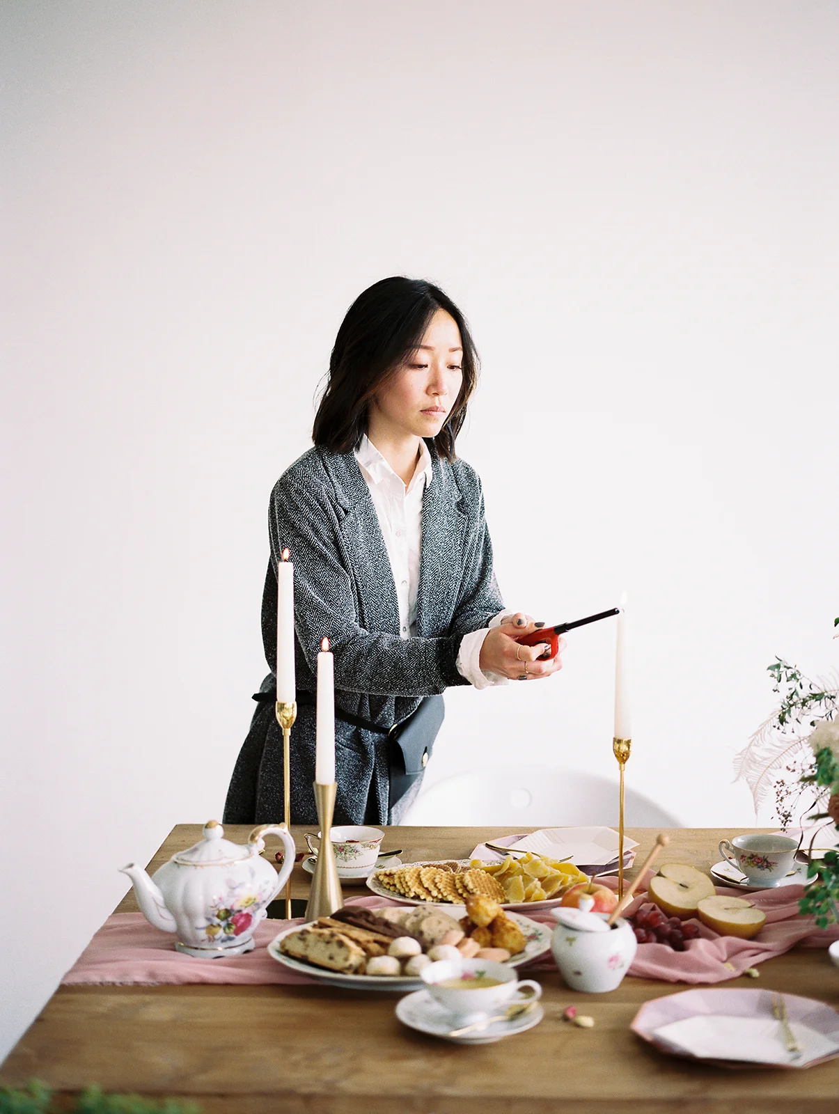 Annie, co-founder of Olea & Fig Studio , setting up the afternoon tea party shoot.