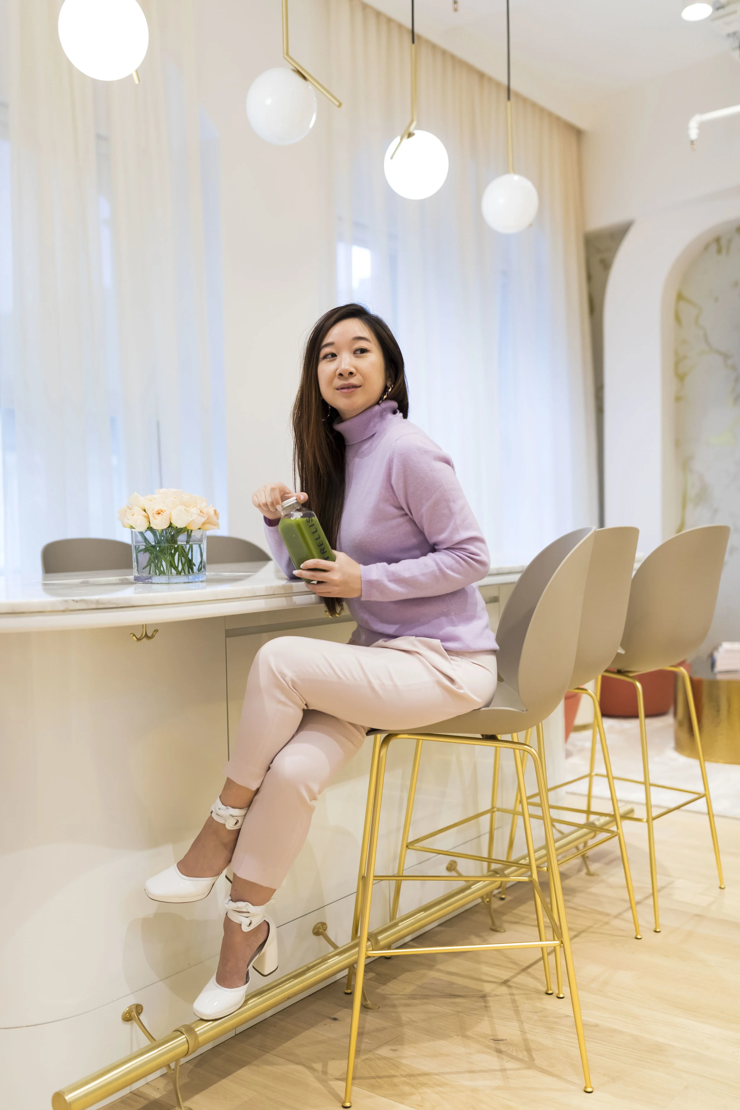Waiting for my consultation session at the juice bar. Photo by Ashley Gallerani .