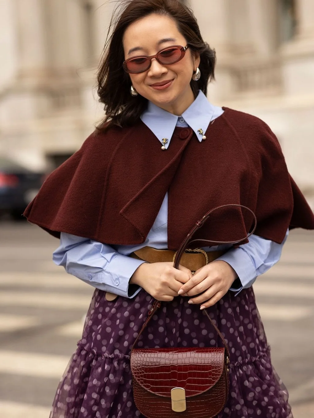 Should I just keep my earrings on the collar? 👀🤓 My favorite little detail from this look! 

Thank you @ashleygalleranistreetstyle and @flordalis for the shots, the feature on @refinery29 made my day! 🥰 

Skirt: @cinqasept 
Cape: @fabrique.officia