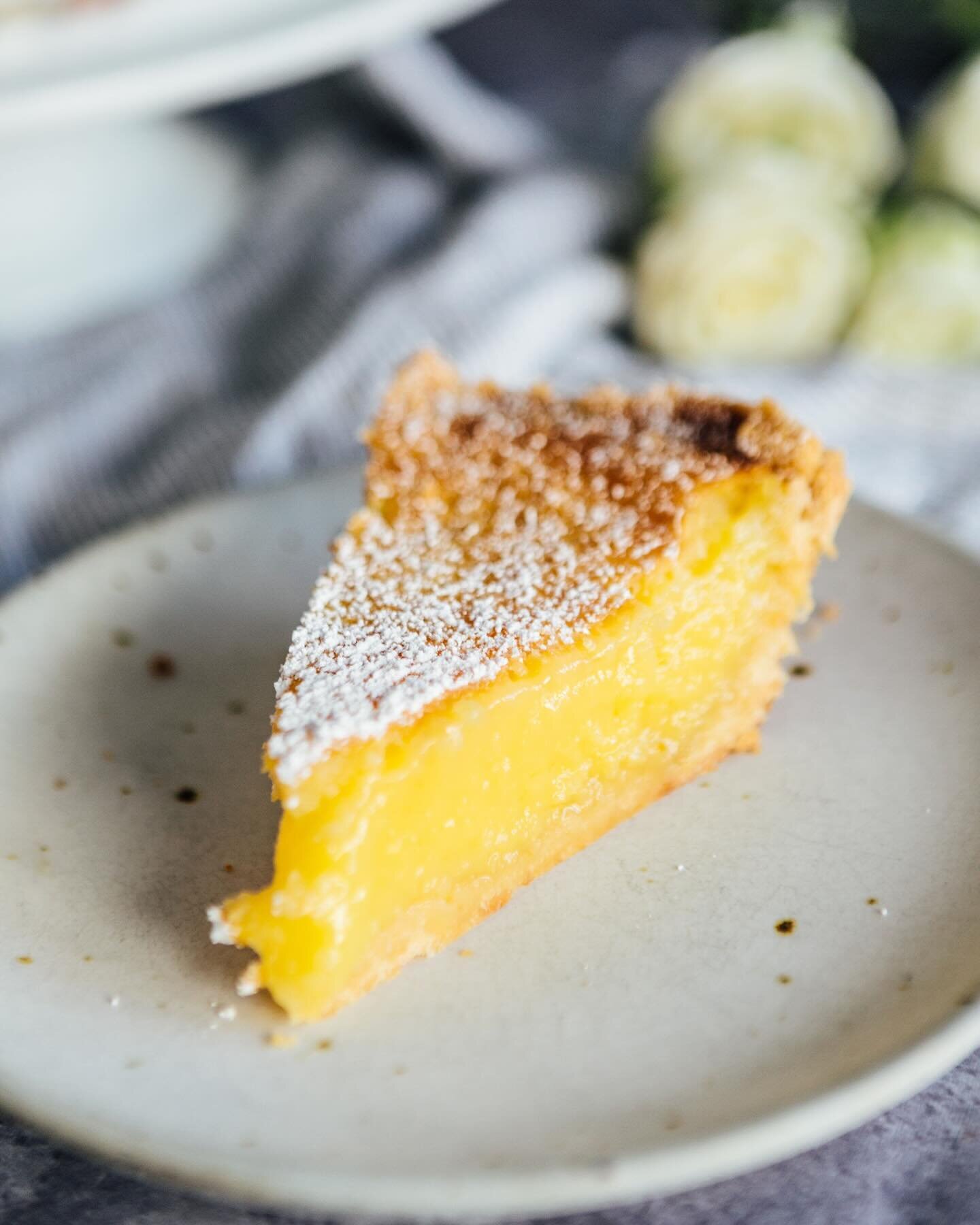 👋 Gold Coast Citrus Chess Pie!

This citrus chess pie features a shortbread crust, California oranges 🍊 and a hint of olive oil. We like to think of it like an elevated lemon bar or our spin on the Italian olive oil cake. 

 Served full size and sl