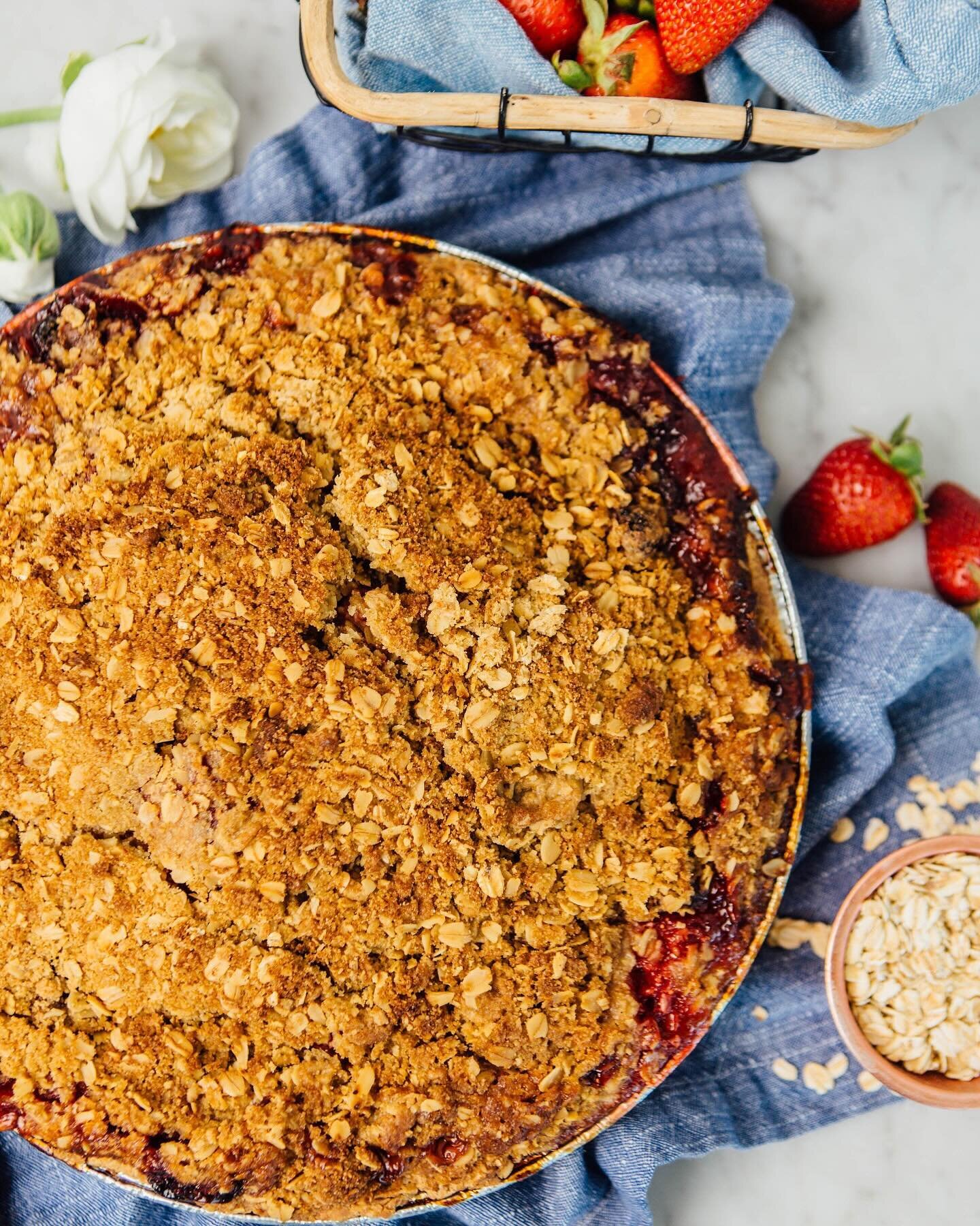 👋 Strawberry Rhubarb Crumble! 🍓 

It&rsquo;s starting to feel like Spring around here (especially with Spring Break around the corner!) Our Strawberry Rhubarb pie is now in the pie shops! It&rsquo;s a favorite for those in the know!

Fresh strawber