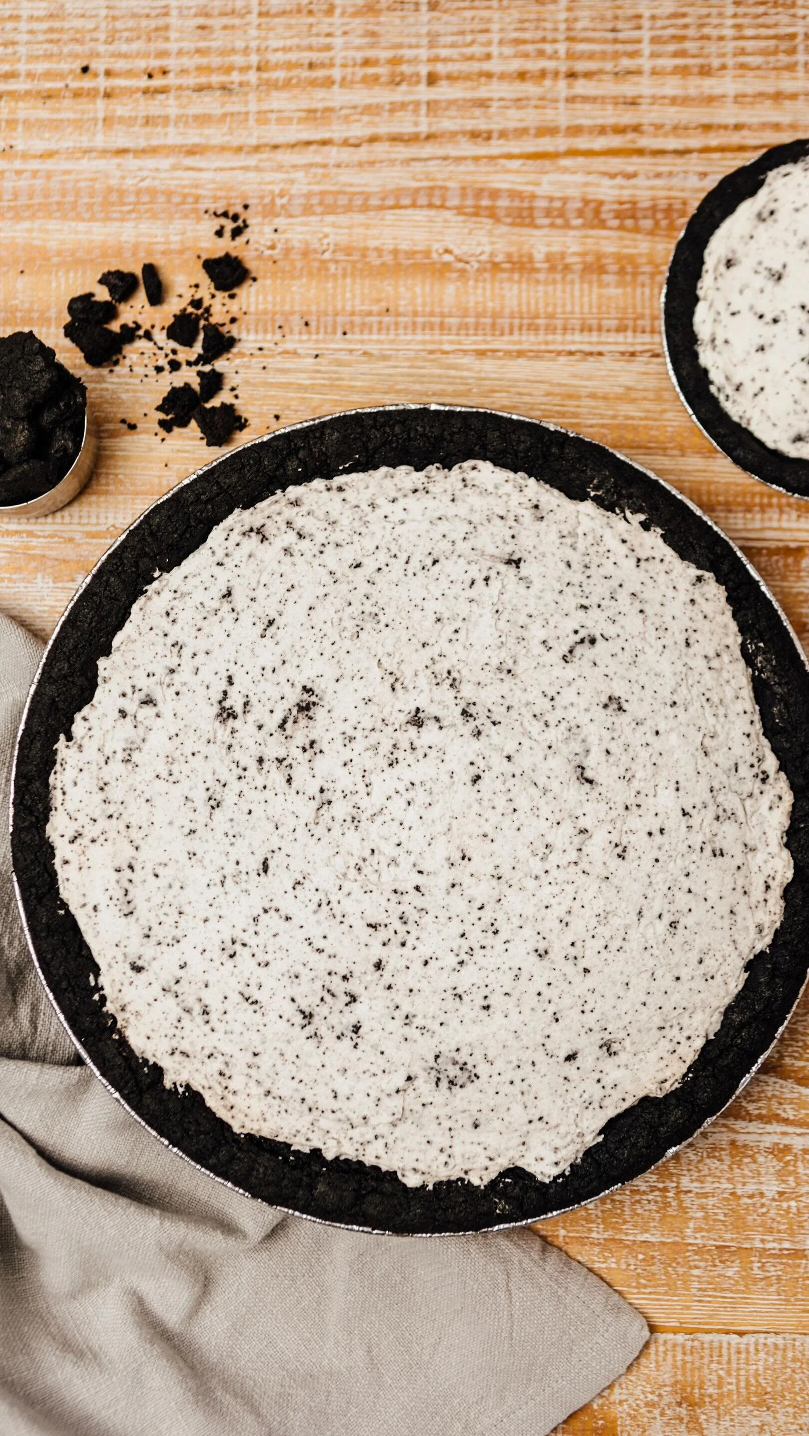 Come on in for some pie 🥧 you deserve it 
#winstonpies #dessert #pie #datenight #thingstodoinLA #lafoodie #losangelesfood #cookiesandcream #oreodessert #foodvideo