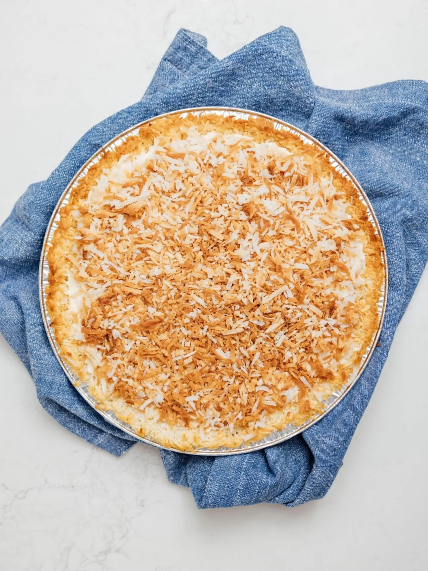 Your weekend plans should include pie 🥰 we got you!

#winstonpies #losangelesfood #larestaurant #coconutpie #foodphoto