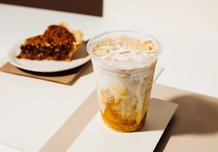 A weekend slice 🥧 &amp; latte ☕️ is calling your name

#treatyoself #pie #winstonpies #lafood #larestaurant