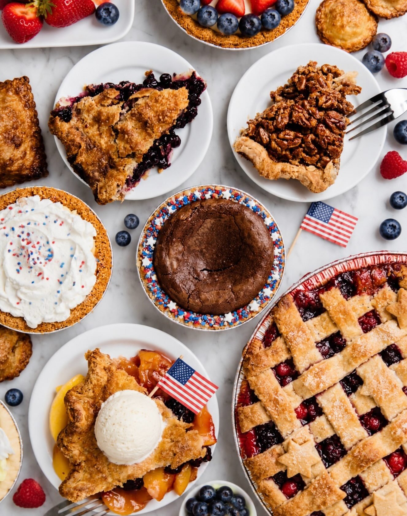 Happy 4th of July 🎆! We got your pie 😉❤️🤍💙

#winstonpies #4thofjuly #america250 #pies #usa