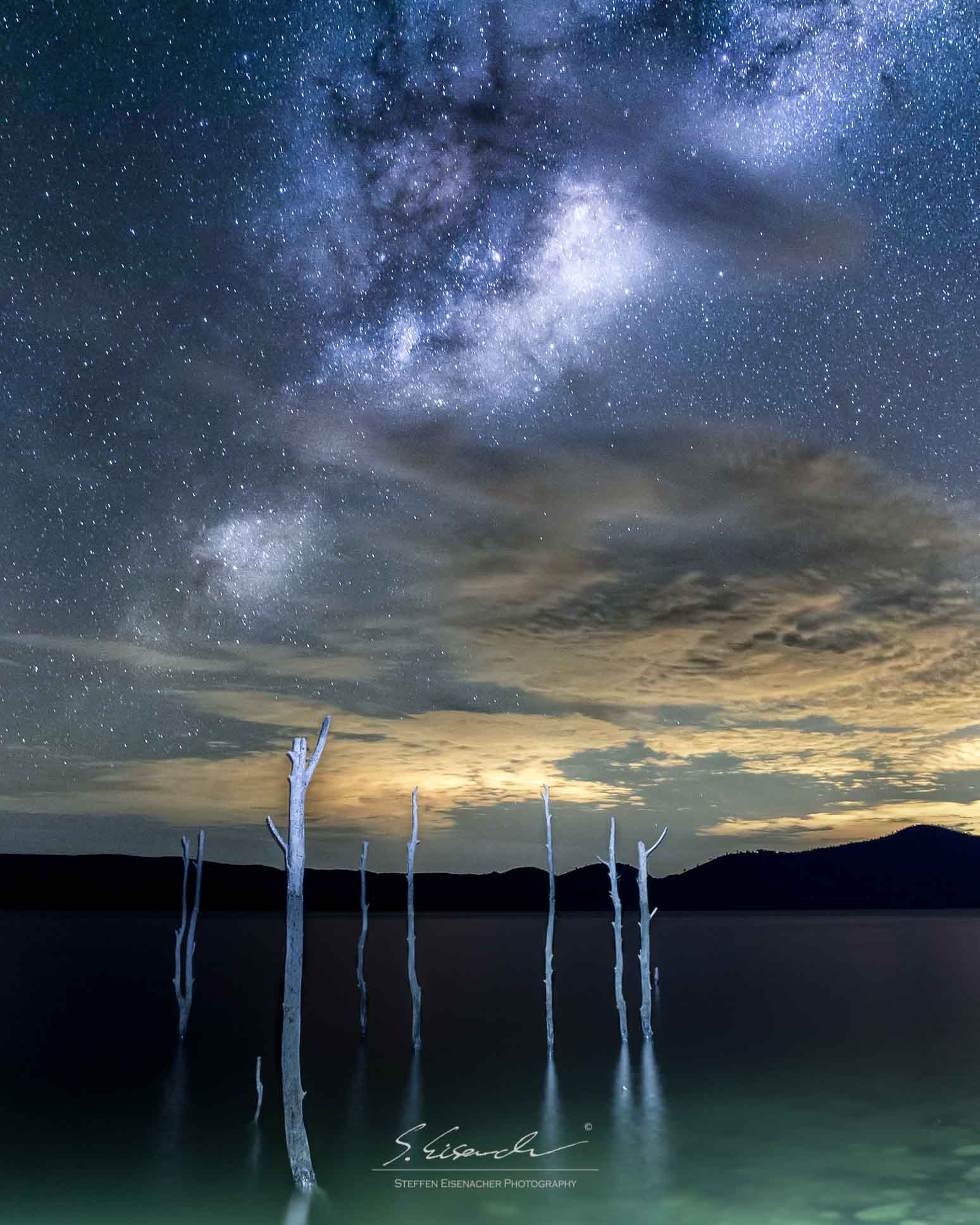 Milkyway in Australia, as you can see it is flipped compared to other shots. 30 sec f/4 ISO400 at 24mm Full Frame 