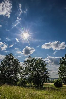 Straight into the sun, but a very noisy Foreground. 1/2000th second f/22 ISO100