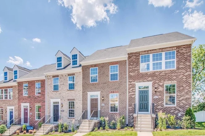 1115 TRENTON PL SE - $410,000