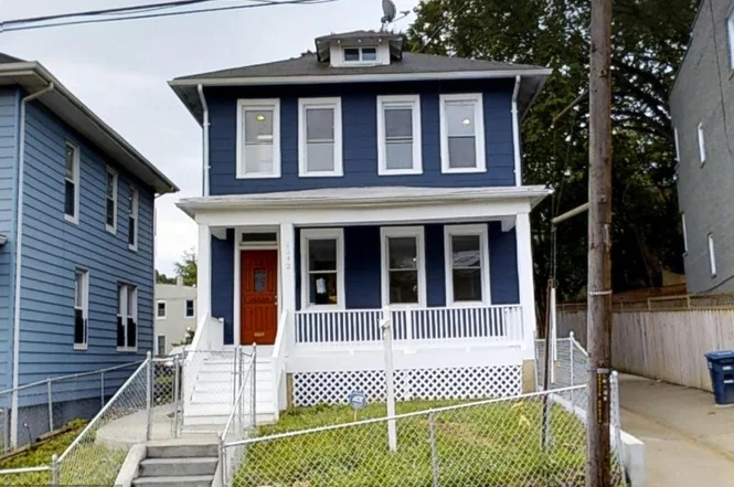 2242 MOUNT VIEW PL SE - $589,900