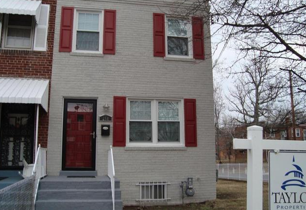 258 Oakwood Street SE - $385,000