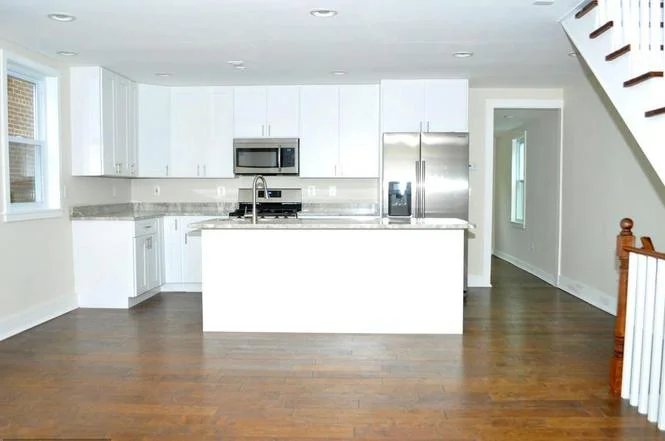 3305 Brothers Pl SE - $399,995