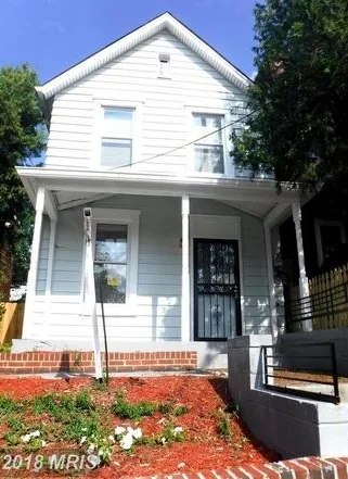 2210 Bryan Pl SE - $389,900