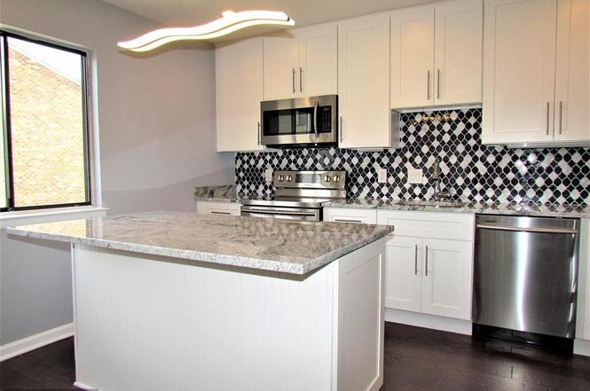 1925 Valley Terrace SE - $399,900