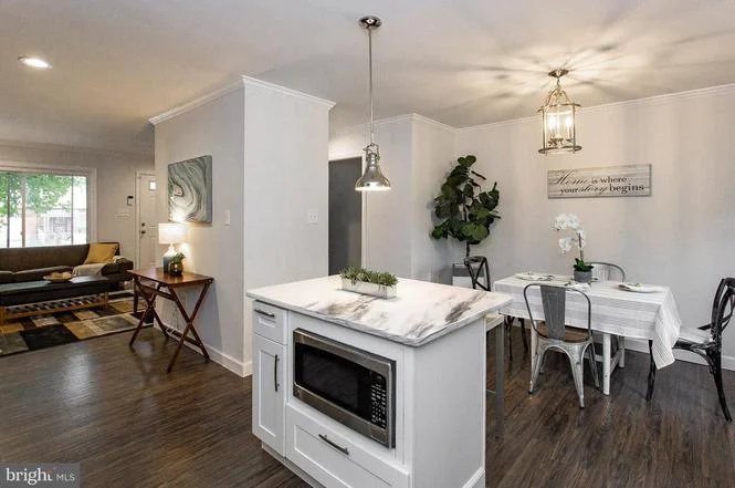 1367 Barnaby Terrace SE - $350,000