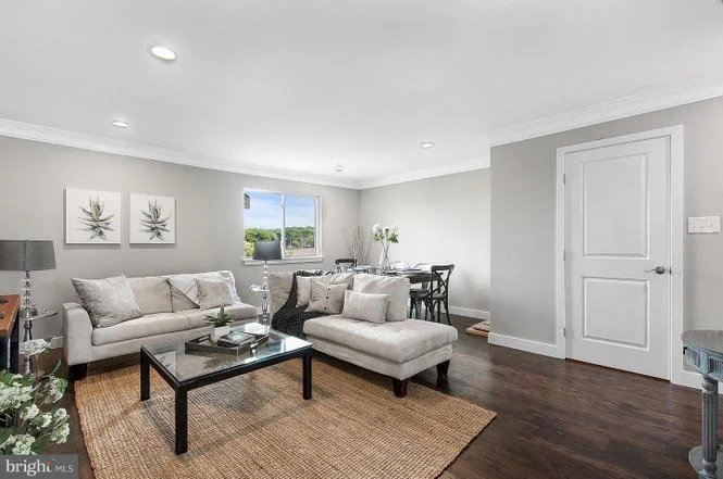 1220 Barnaby Terrace SE - $349,999