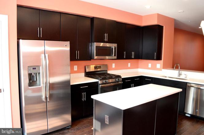 1145 Trenton Place SE - $497,500