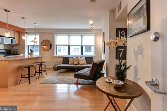 Offers still being accepted ASAP -  210 Oakwood St SE #204 - $185,000