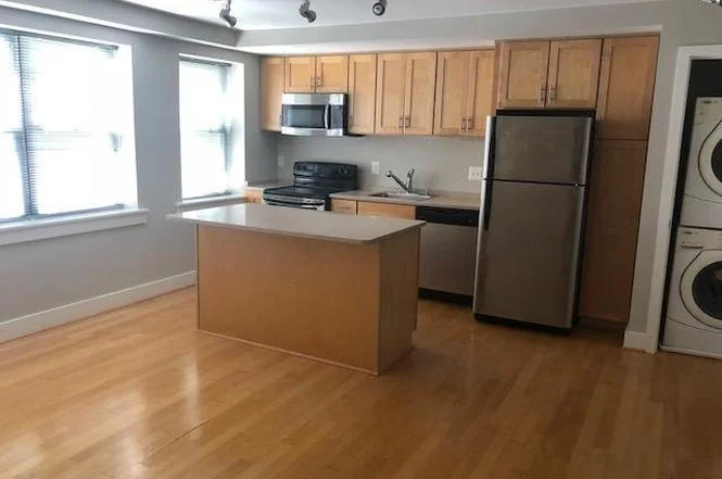 212 Oakwood St SE #211 - $189,900