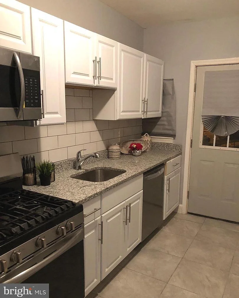 1402 18th Place SE - $485,000