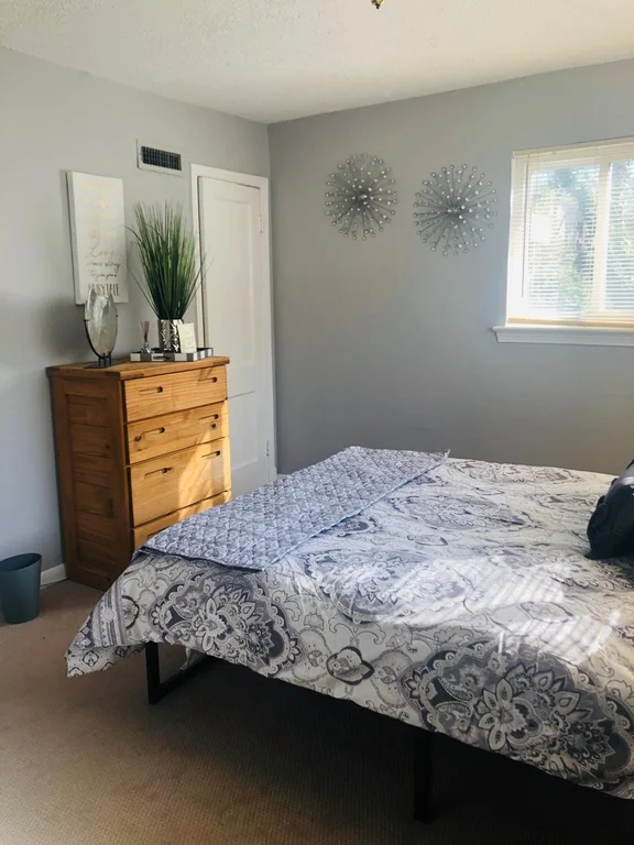 Stanton Road SE - $1,850/month