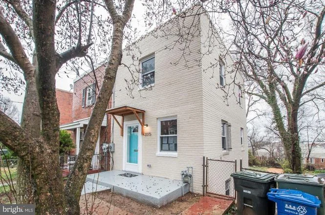 2015 Savannah Place SE - #369,900