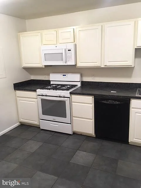 2644 Bowen Road SE - $1,600/month