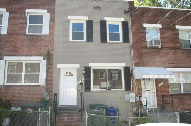 1313 Dexter Terrace SE - $300,000