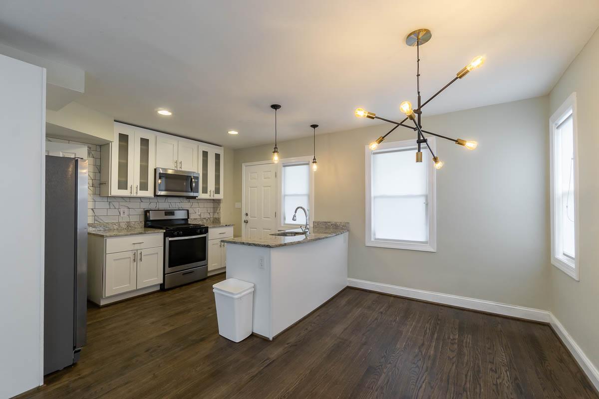 433 Oakwood Street SE - $2,400/month