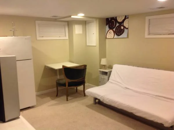 Furnished basement studio apt in Anacostia - $900/month