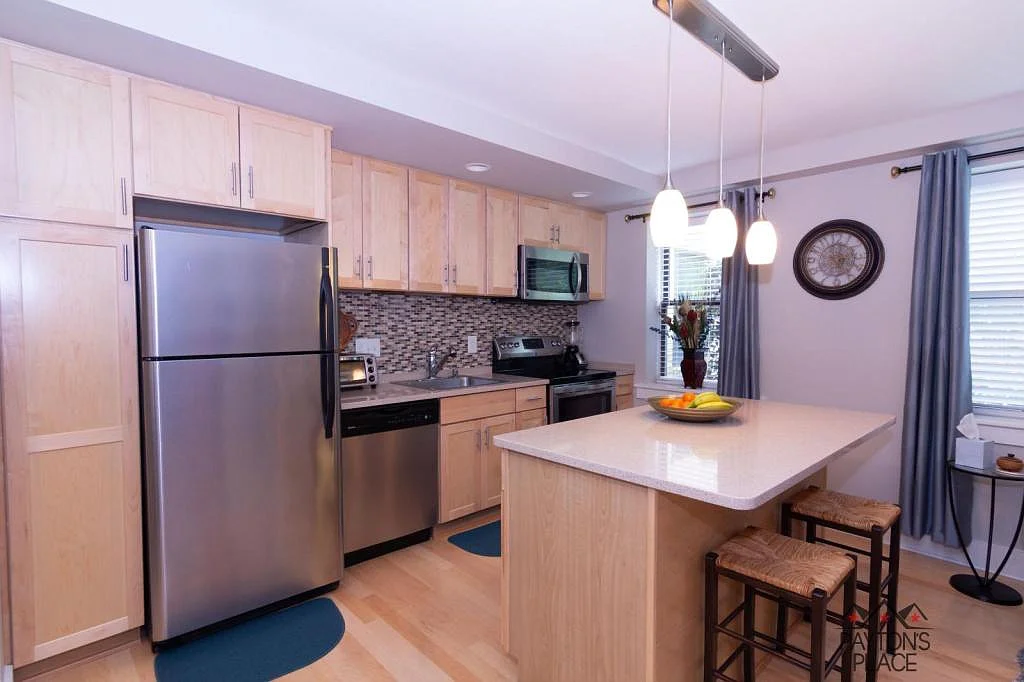 212 Oakwood Street SE #113 - $1,350/month