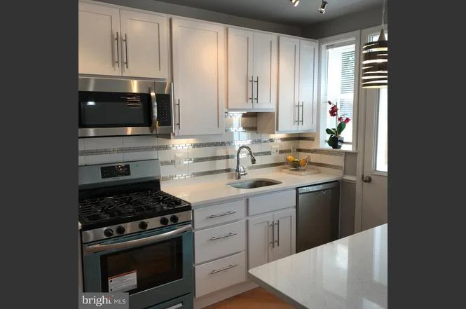 1613 Fairlawn Avenue SE - $489,999
