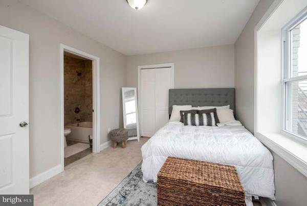 Rooms for Rent in modern home (Atlantic &amp; 6th SE) - $675/month and up