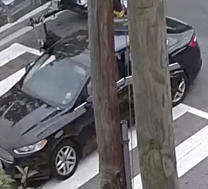 Persons/Vehicles of Interest in ADW (Gun), 2600 b/o Birney Pl, SE
