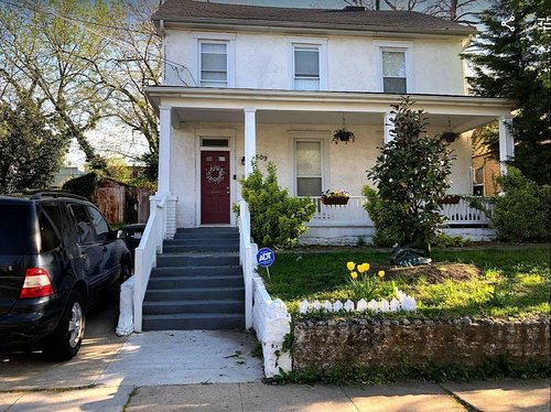 U Street SE - $2,600/month