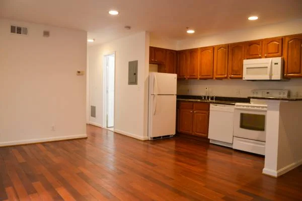 450 Condon Terrace, SE #101 - $1,375/month