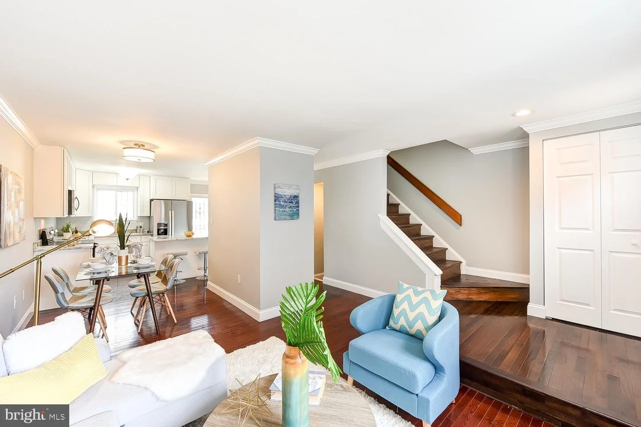 1028 Barnaby Terrace, SE - $415,900
