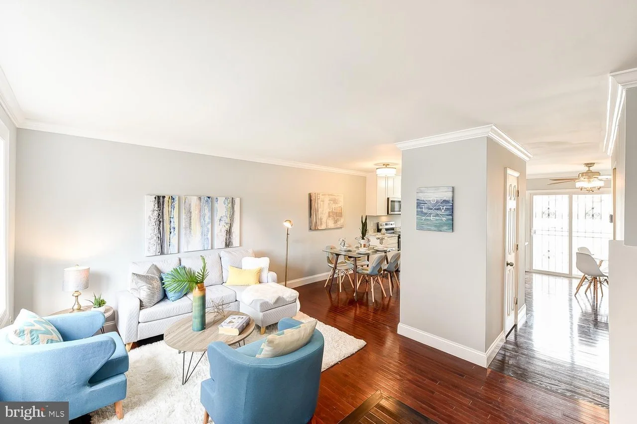 1028 Barnaby Terrace, SE - $399,900